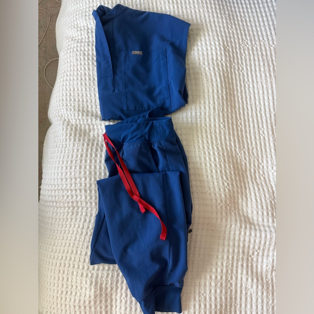 Winning blue Figs set